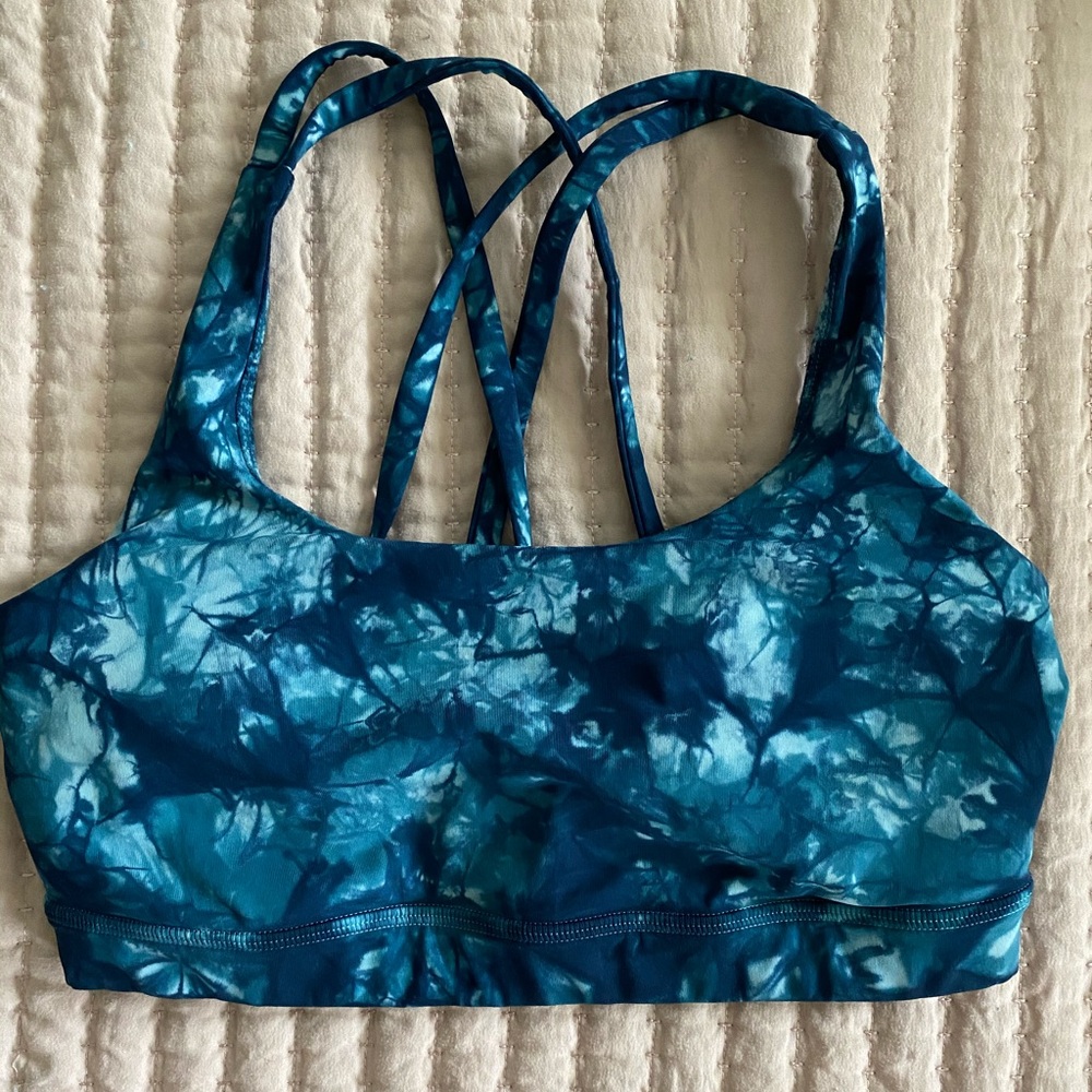 Lululemon sports bra size 4